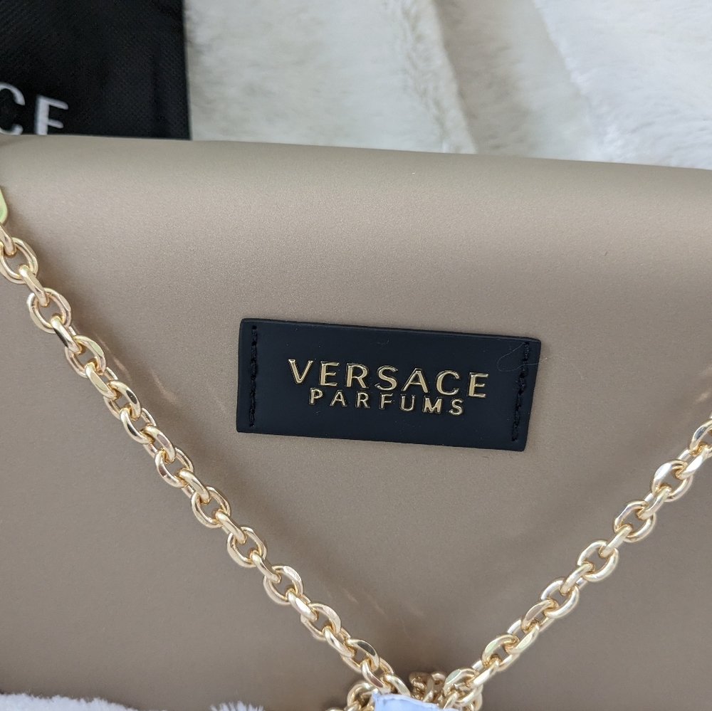 Versace - Picture 6 of 7